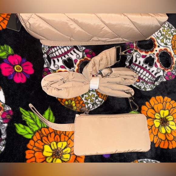 NWOT Nude Quilted Puffer Crossbody Bag - Picture 6 of 6